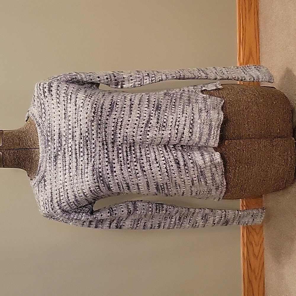 Bass gray sweater